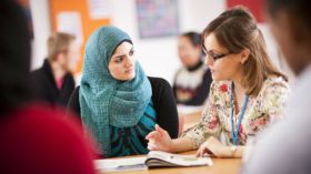 نساء يرجعن إلى مقاعد العلم بعد سنوات من القطيعة