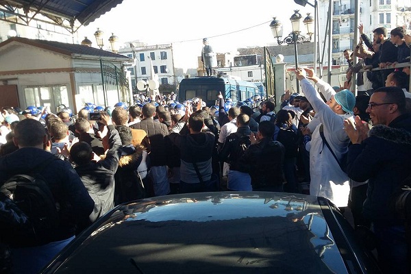 Alger:Échauffourées entre médecins résidents et policiers