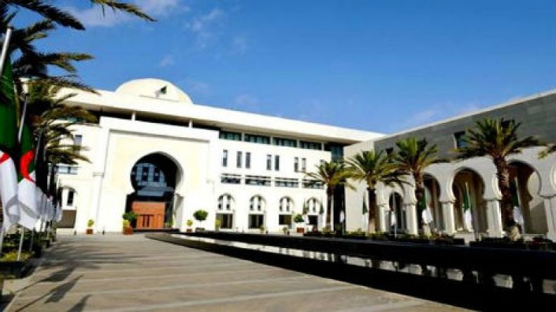 الجزائر تدين اعتداءات المسجد الكبير بكانو في نيجيريا