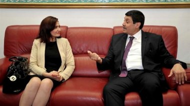 Zitouni s'entretient avec la secrétaire d'Etat tunisienne chargée du dossier des martyrs et blessés de la révolution