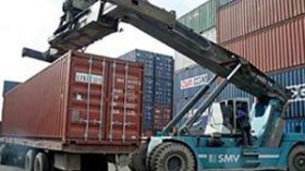 الجمارك تمهل المستوردين أسبوعين لسحب حاوياتهم من الموانئ