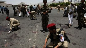 مقتل نحو 30 في هجوم للقاعدة واشتباكات باليمن