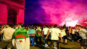 اليمين المتطرف بفرنسا يدعو لمنع الاحتفال بالعلم الجزائري