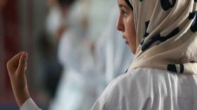 السعودية: عضو “شورى” يدعو نساء المملكة إلى تعلّم الكاراتيه والجودو!