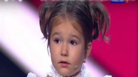 طفلة روسية تتحدث سبع لغات بينها العربية والصينية