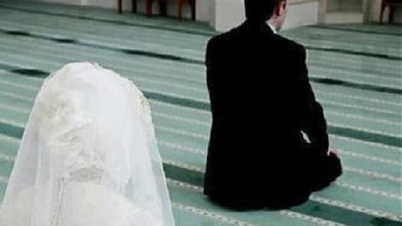 سخط عليّ والدي لأنني مطيعة لزوجي