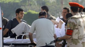 مصر: محاكمة مبارك وتأجيل محاكمة قادة الإخوان المسلمين