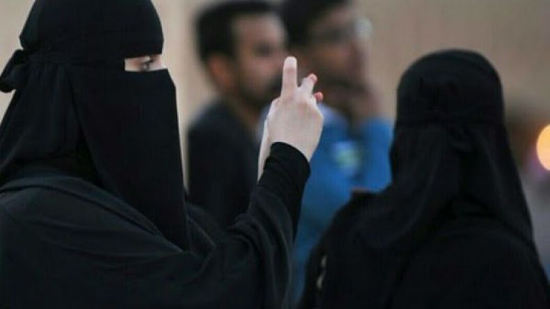 ربات بيوت سعوديات يطالبن براتب شهري حتى لا يخرجن للعمل