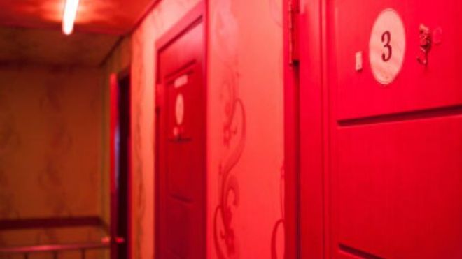 شبكة دعارة تصطاد “السوريات” وتجبرهن على “العبودية الجنسية”