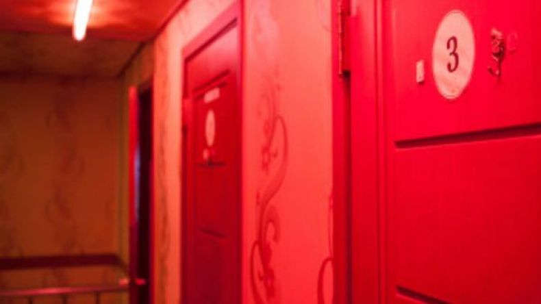 شبكة دعارة تصطاد “السوريات” وتجبرهن على “العبودية الجنسية”