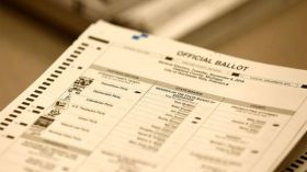 امرأة من بيرو تواجه الترحيل من أمريكا لتصويتها غير القانوني