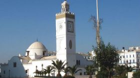 إقامة صلاة الغائب على روح الدبلوماسيين سايس وتواتي