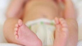 أم تلقي رضيعها في النهر وسائق أجرة ينقذه بأعجوبة!