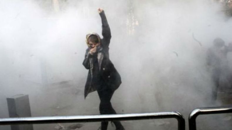 هل يتآكل الحجاب الإلزامي في إيران مع صعود روحاني؟