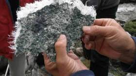 “الأميونت” الذي يهدد تلاميذ ابتدائية “ينينة علي” بمقلع