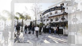 كاميرات لمتابعة “فضيحة القرن” بالصوت والصورة