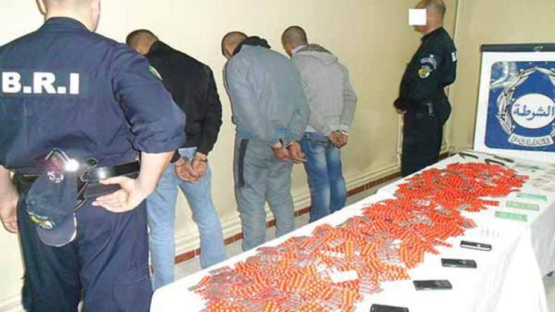 توقيف عصابة من 12 فردا تروج “الصاروخ” بالعاصمة