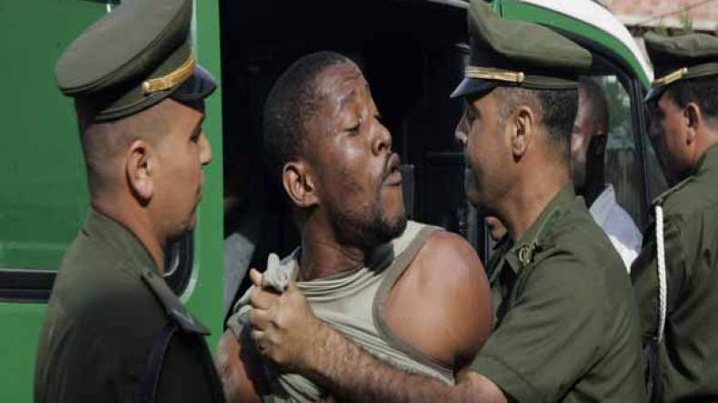 درك العاصمة يطيح برعية مالي سلب جزائريا 250 مليون سنتيم