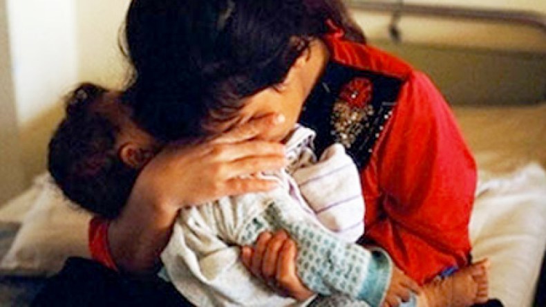 أمهات عازبات منبوذات رمت بهن الحاجة إلى الاسترزاق بأجسادهن