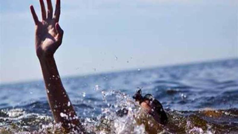 هلاك شابين وفقدان ستة آخرين إثر انقلاب قارب حراقة بسواحل القالة