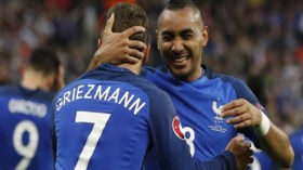 فرنسا تعبث بأيسلندا وتخاف ألمانيا!