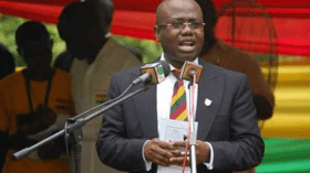 الفيفا تُعاقب الرجل الثاني في “الكاف” بِالإيقاف