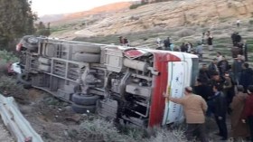 قتيل و60 جريحا في ثلاثة حوادث حافلات