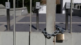 إضراب يشل الحركة في اليونان احتجاجا على إجراءات التقشف