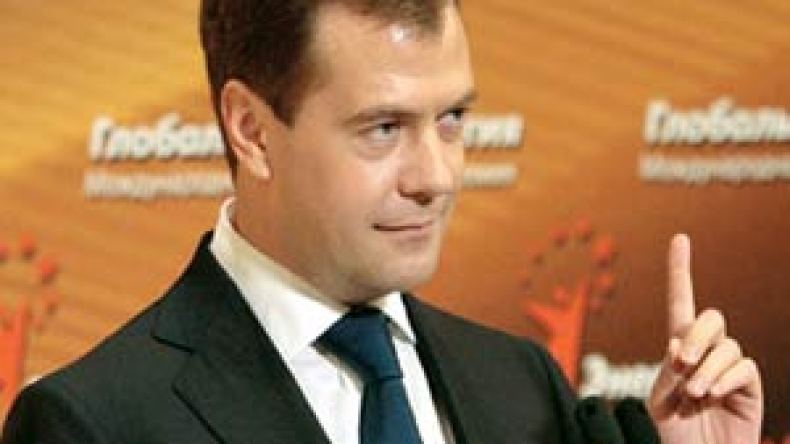 مدفيديف: روسيا مستعدة لقطع العلاقات مع الحلف الأطلسي