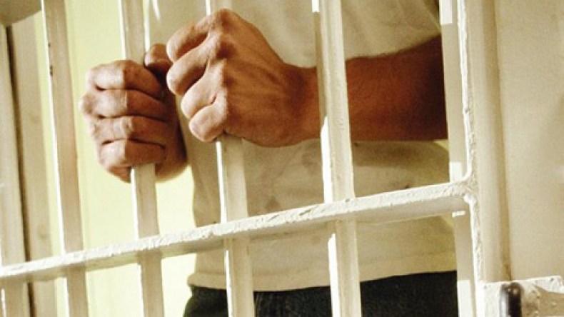 إمرأة‮ ‬السوء‭ ‬نالت‭ ‬من‭ ‬زوجي‮ ‬وجعلته‭ ‬وراء‭ ‬القضبان