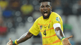 استدعاء النجم أديبايور ضمن القائمة التي ستخوض لقاء الجزائر