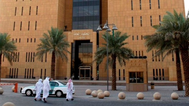 سعودي يقاضي شخصا “قتل نملة”!