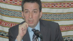 وزير التجارة الجديد‮ ‬يلغي‮ ‬قرارات بن‮ ‬يونس‭!‬