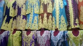 تجار ملابس الأفراح‮ ‬يروّجون لـ‮ “‬التصديرة‮” ‬بالتقسيط المريح