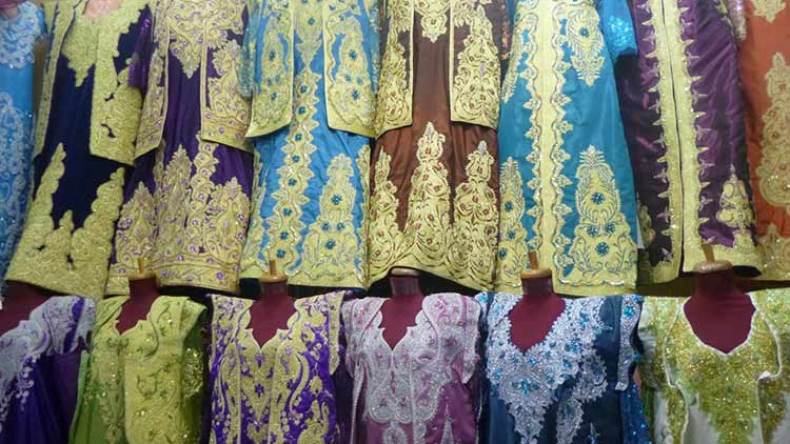 تجار ملابس الأفراح‮ ‬يروّجون لـ‮ “‬التصديرة‮” ‬بالتقسيط المريح