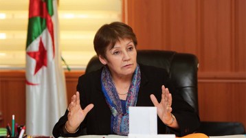 يريدون زحزحة العربية لتكون لغة أجنبية‮!‬