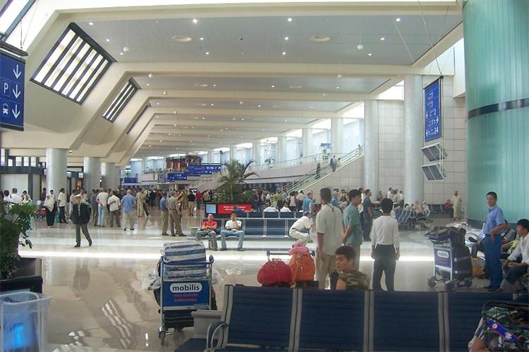 Les Algériens avec des passeports étrangers interdits d’entrée sans visas