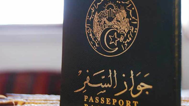 الجواز البيومتري‮ ‬يجر القنصليات الجزائرية في‮ ‬الخارج إلى العدالة