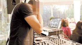 حبس صاحب‮ “‬ديجي‮” ‬يمتهن ترقب الفتيات أثناء تغيير ملابسهن في‮ ‬الأعراس