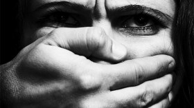 مراكز وطنية لاستقبال الفتيات والنساء ضحايا العنف‮!‬