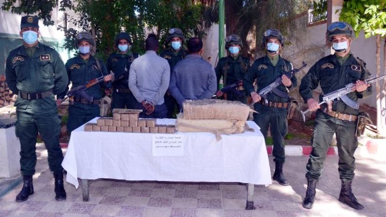 وزارة الدفاع: توقيف 33 تاجر مخدرات وحجز 16 قنطارا قادمة من الحدود المغربية