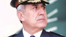 الرئيس اللبناني يزيل صوره ولافتات الترحيب