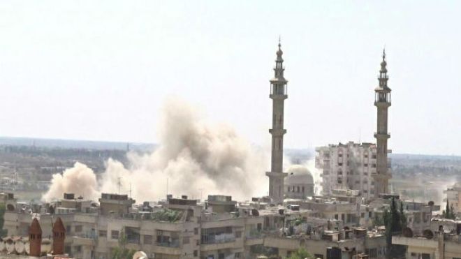 عشرات القتلى بحلب وقصف بمواد حارقة في حمص