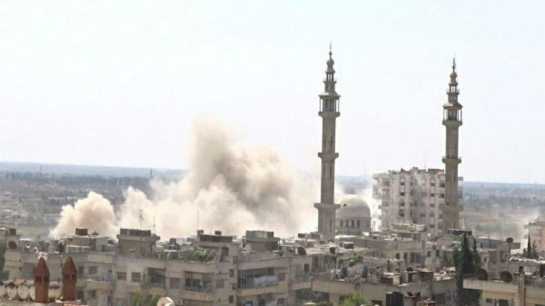 عشرات القتلى بحلب وقصف بمواد حارقة في حمص