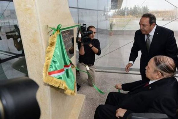 Le président Bouteflika inaugure l’Opéra d’Alger