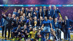 خبراء فرنسا في السماء السادسة