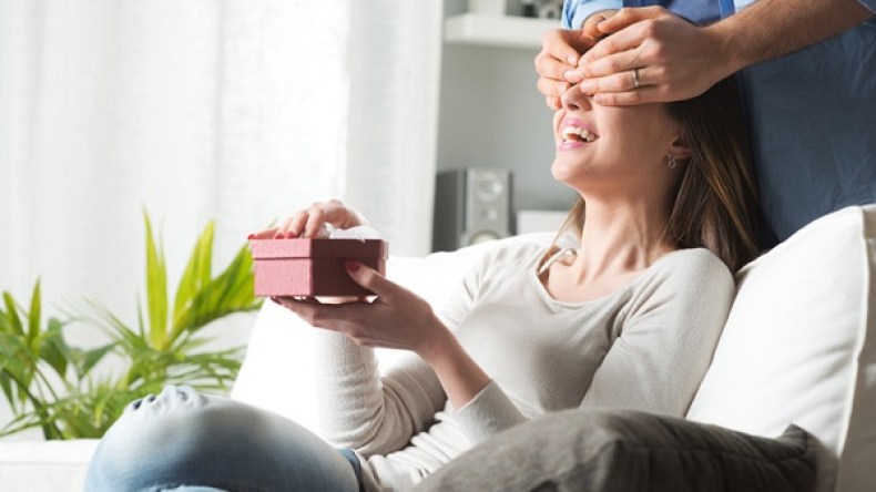 حافظي على انجذاب زوجك إليك بهذه الطرق؟!