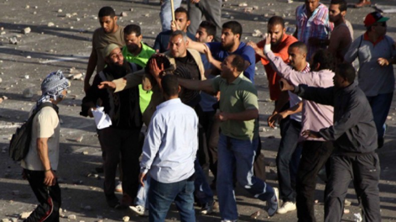 قتيل واشتباكات مع “الإخوان” ترافق الاستفتاء على الدستور المصري