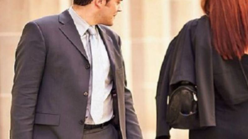 التحديق إلى المرأة أزيد من 14 ثانية جريمة عقابها السجن!