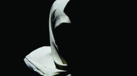 تحرير المرأة لا يعني تعريتها